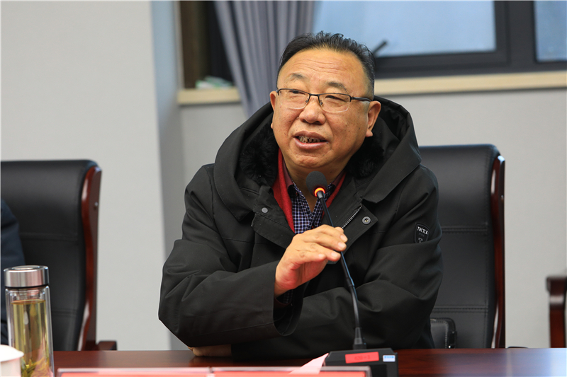 研讨会由六安市文联党组书记、主席陈斌先主持.JPG