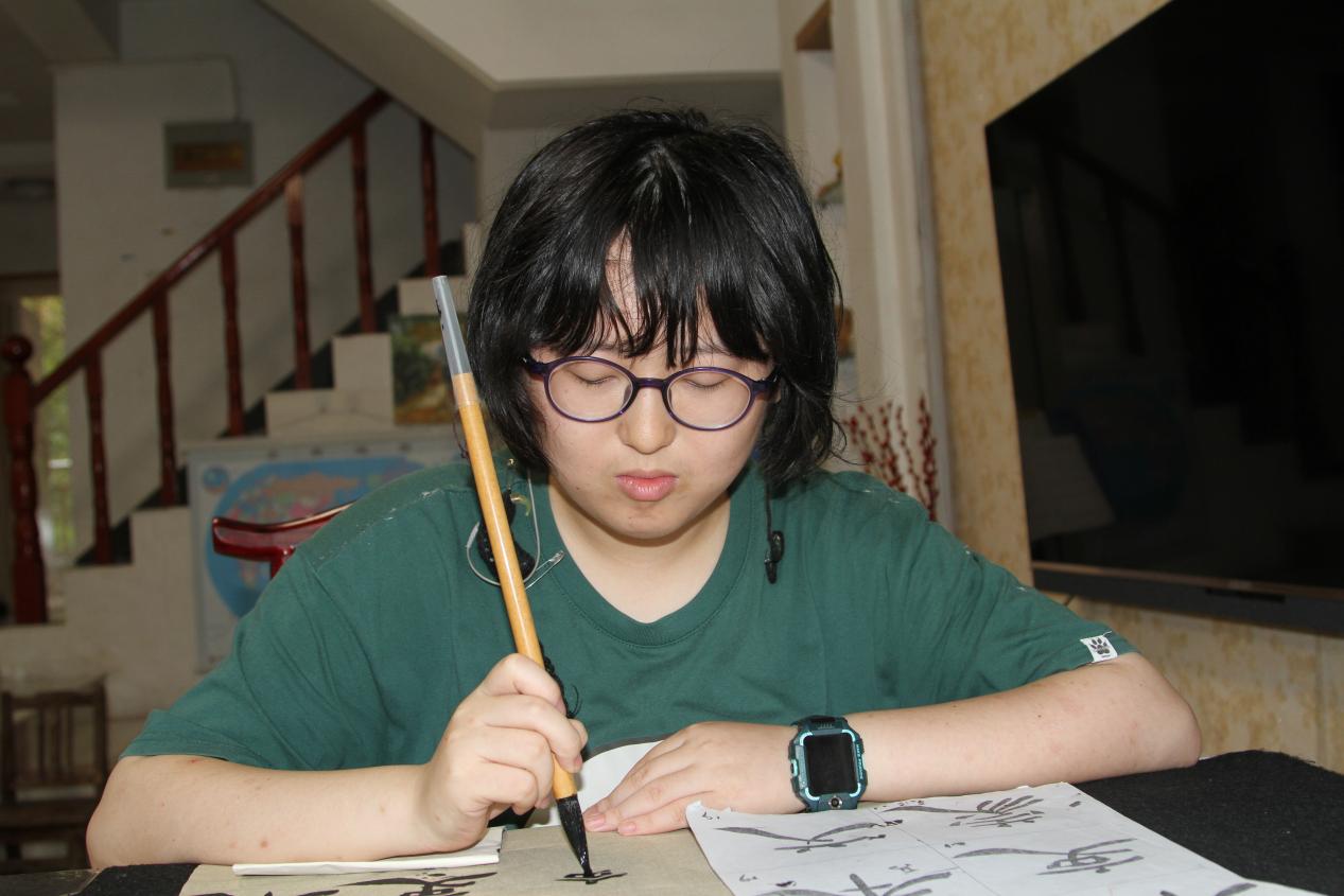 image001