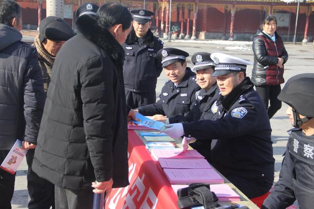 霍山县公安局开展“110宣传日”活动