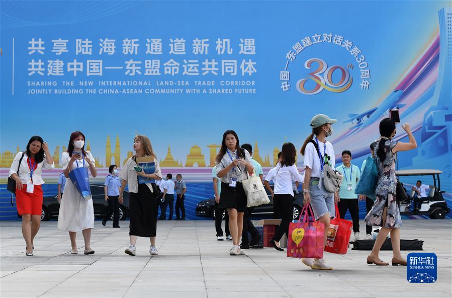 (新华全媒头条·图文互动)(5)共创更加繁荣美好的地区和世界——习近平主席在中国-东盟建立对话关系30周年纪念峰会上的重要讲话解读