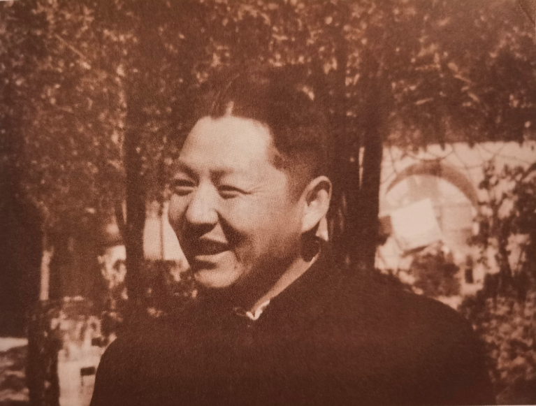 1946年，习仲勋在陕北。(画传拍摄)