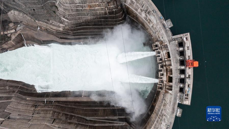 (图文互动)(14)“中国经济发展前景一定会更加光明”——习近平总书记引领统筹推进高质量发展和高水平安全述评