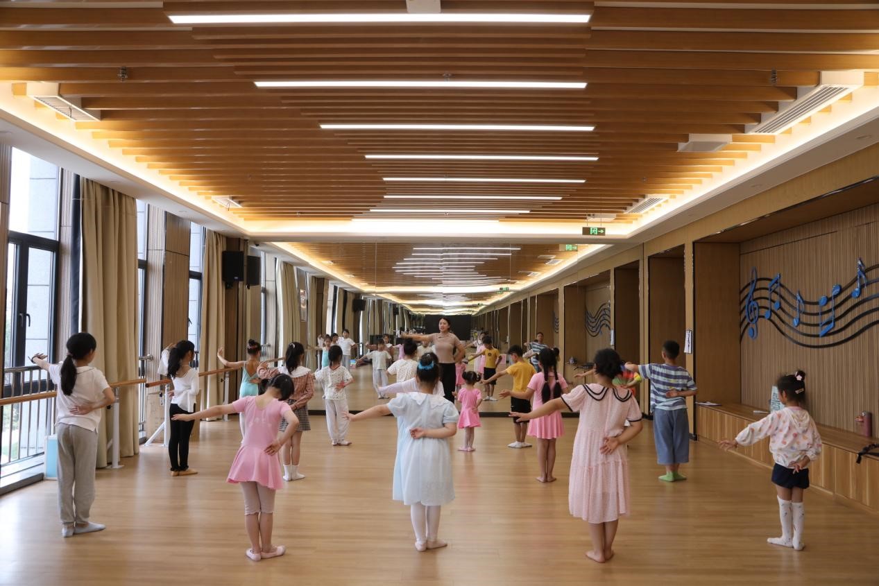 7月3日，“馆里的文‘益’课”少儿舞蹈班开课.jpg